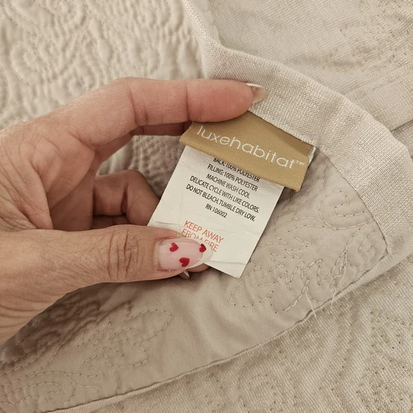Luxe Habitat King Cream Quilt And Pillow Set - Picture 5 of 13